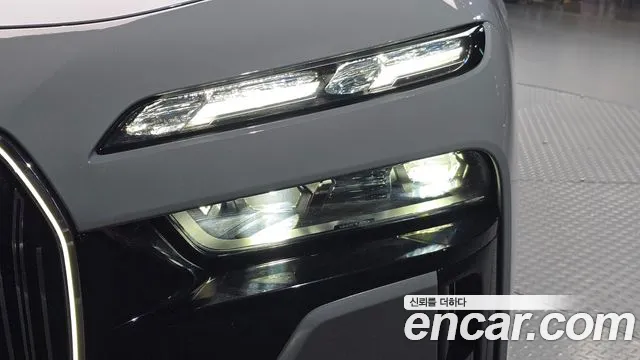 BMW 7 Series G70 — Фото автомобиля 7