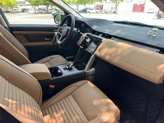 Land Rover Discovery Sport — Фото автомобиля 4