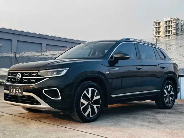 Фотография автомобиля — Volkswagen Tayron