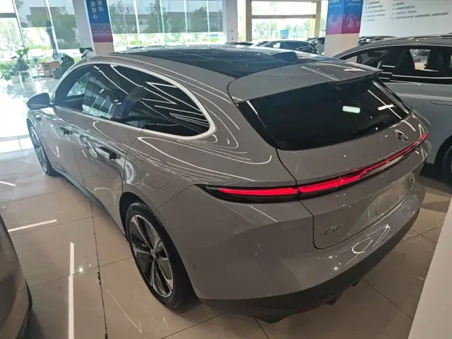 Nio ET5 Touring — Фото автомобиля 4