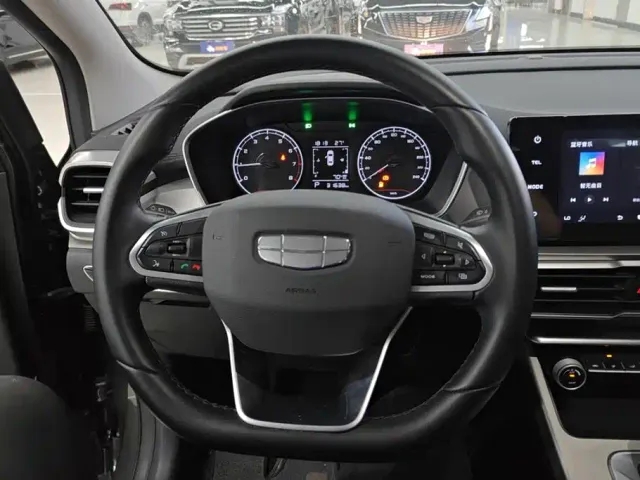 Geely Binyue — Фото автомобиля 15