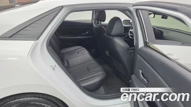 Hyundai Avante CN7 — Фото автомобиля 11