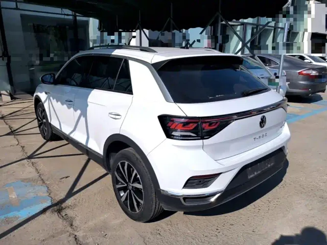 Volkswagen T-Roc — Фото автомобиля 4
