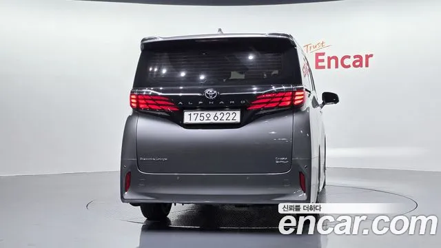 Toyota Alphard — Фото автомобиля 3