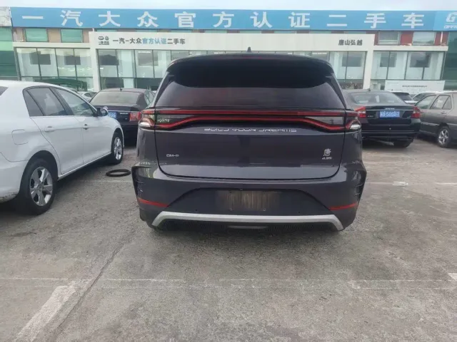 BYD Tang — Фото автомобиля 6
