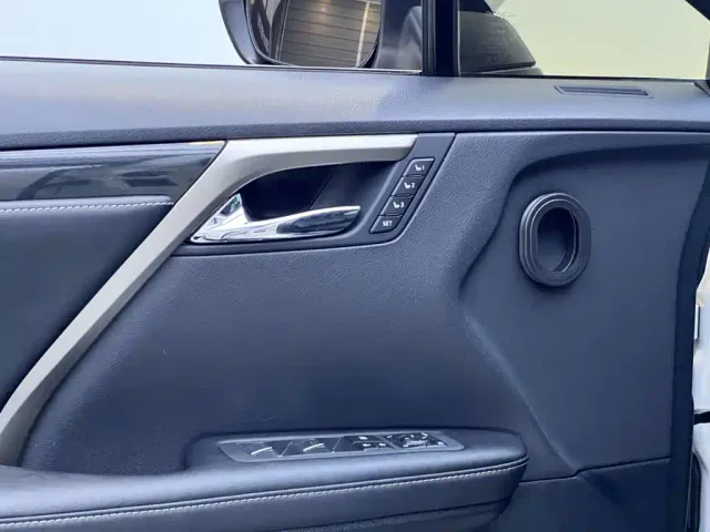Lexus RX — Фото автомобиля 30