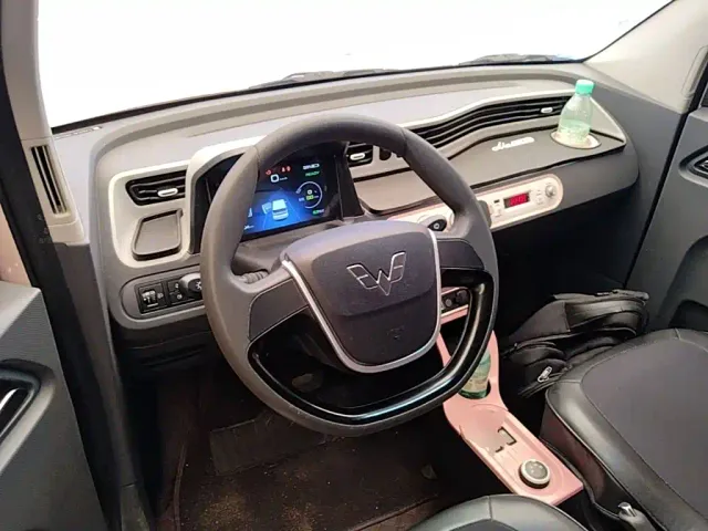 Wuling Hongguang Mini EV — Фото автомобиля 10