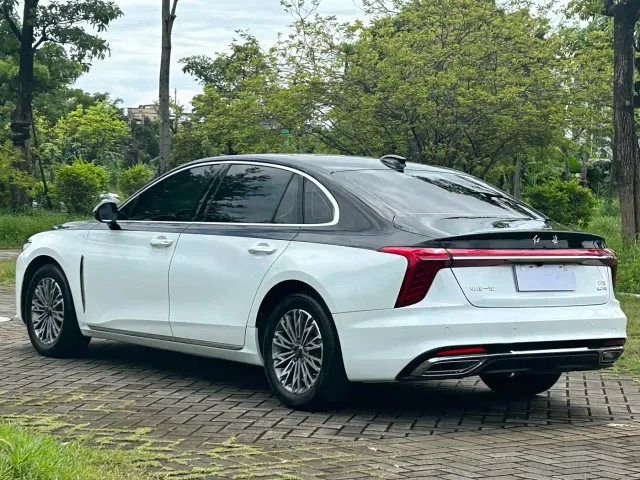 Hongqi H5 — Фото автомобиля 4