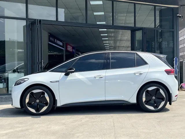 Volkswagen ID.3 — Фото автомобиля 4