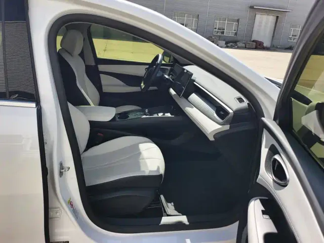 BYD Seal 05 DM-i — Фото автомобиля 8