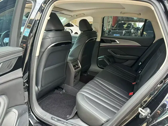 Hongqi H5 — Фото автомобиля 15