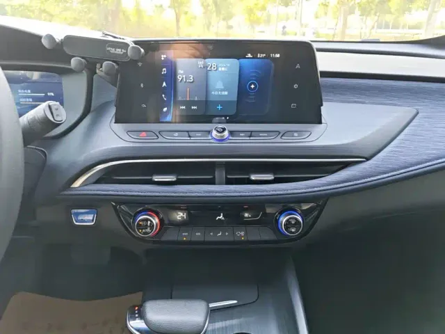 Buick Velite 6 — Фото автомобиля 12