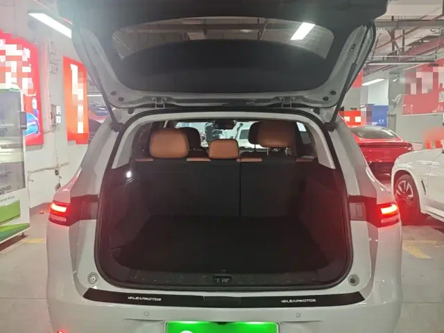 Leapmotor C10 — Фото автомобиля 14