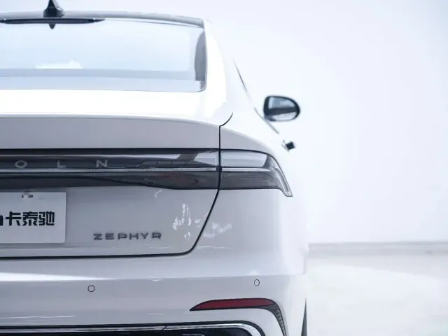 Lincoln Z — Фото автомобиля 18