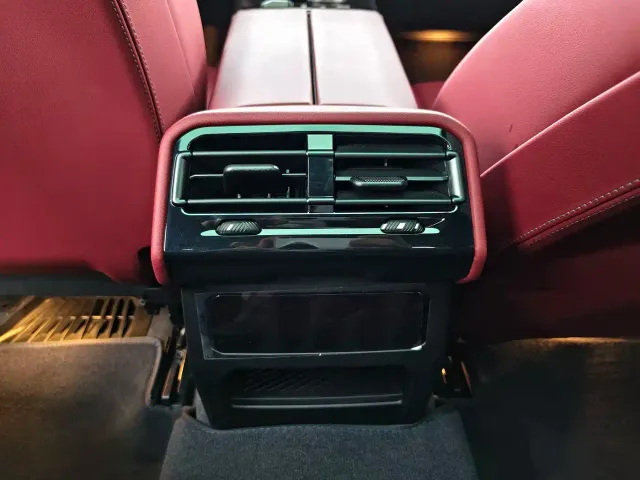 BMW 5 Series — Фото автомобиля 15