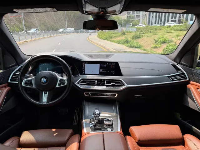 BMW X7 — Фото автомобиля 8