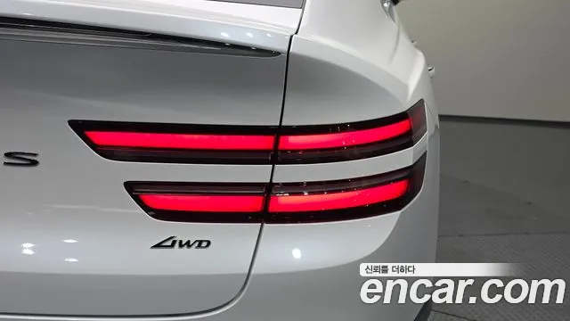 Genesis GV80 — Фото автомобиля 19