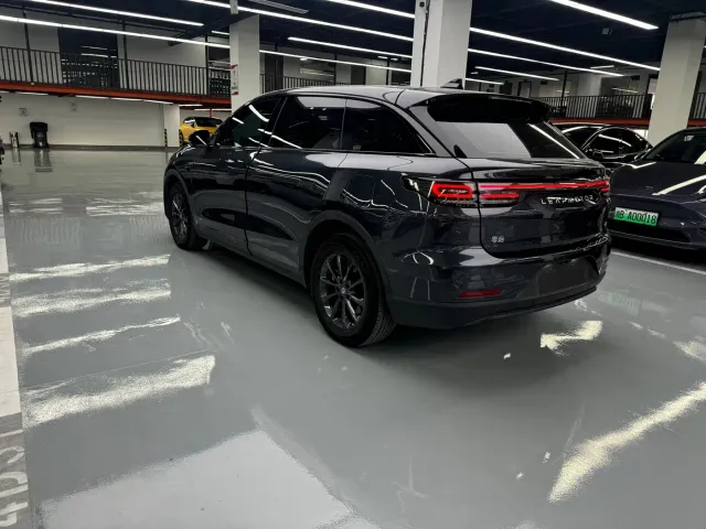 Leapmotor C11 — Фото автомобиля 13
