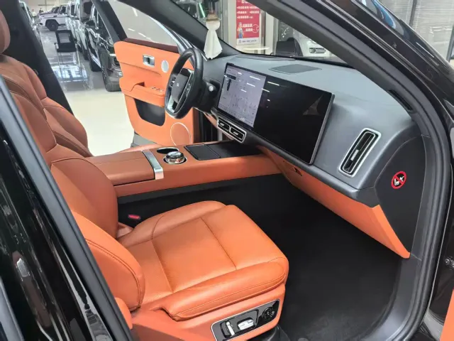 Li Auto L7 — Фото автомобиля 14