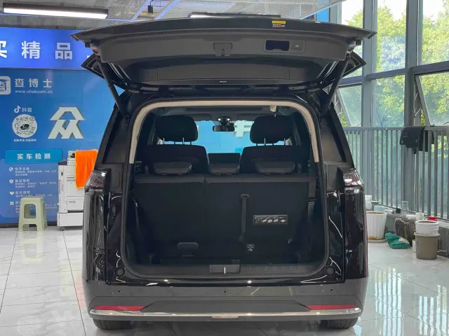 GAC Trumpchi E8 — Фото автомобиля 5