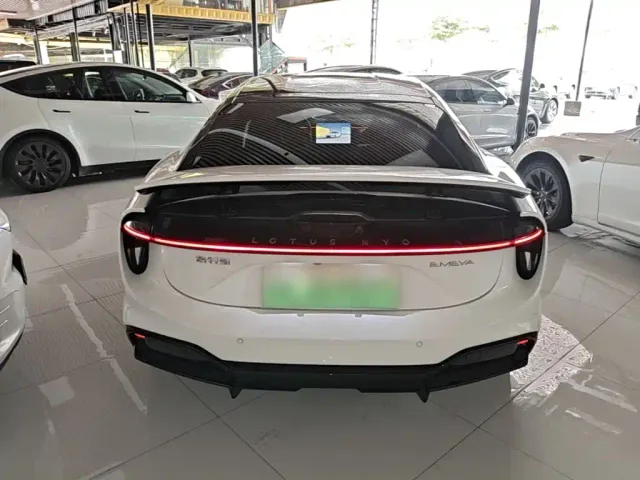 Lotus Emeya — Фото автомобиля 5