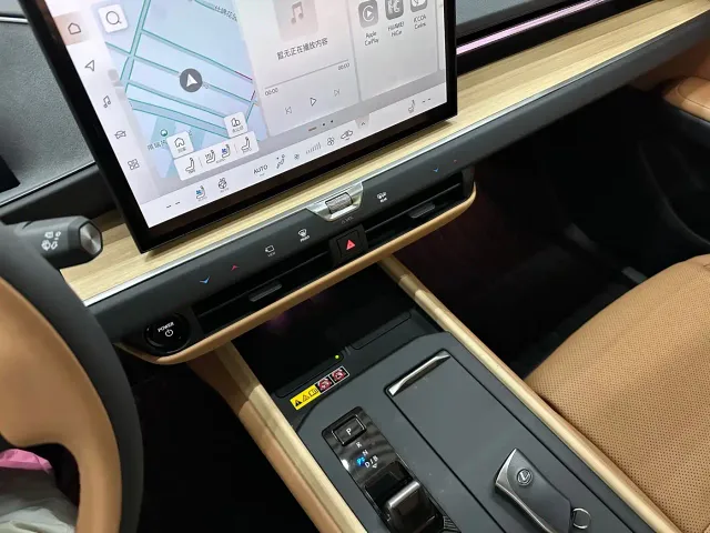 Lexus ES — Фото автомобиля 10