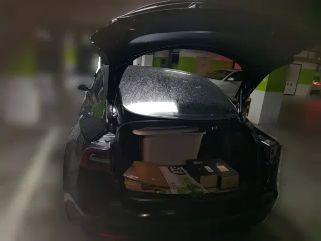 Tesla Model 3 — Фото автомобиля 20