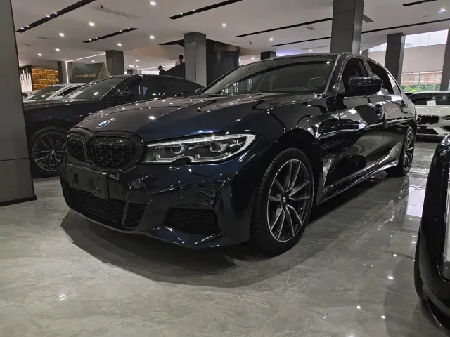 Фотография автомобиля — BMW 3 Series