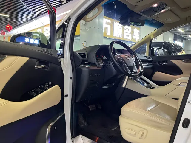 Toyota Vellfire — Фото автомобиля 5