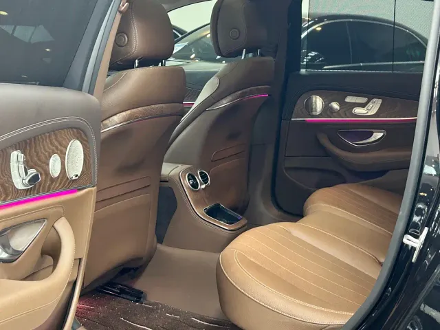 Mercedes-Benz E-Class — Фото автомобиля 10