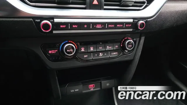 Kia Niro — Фото автомобиля 24