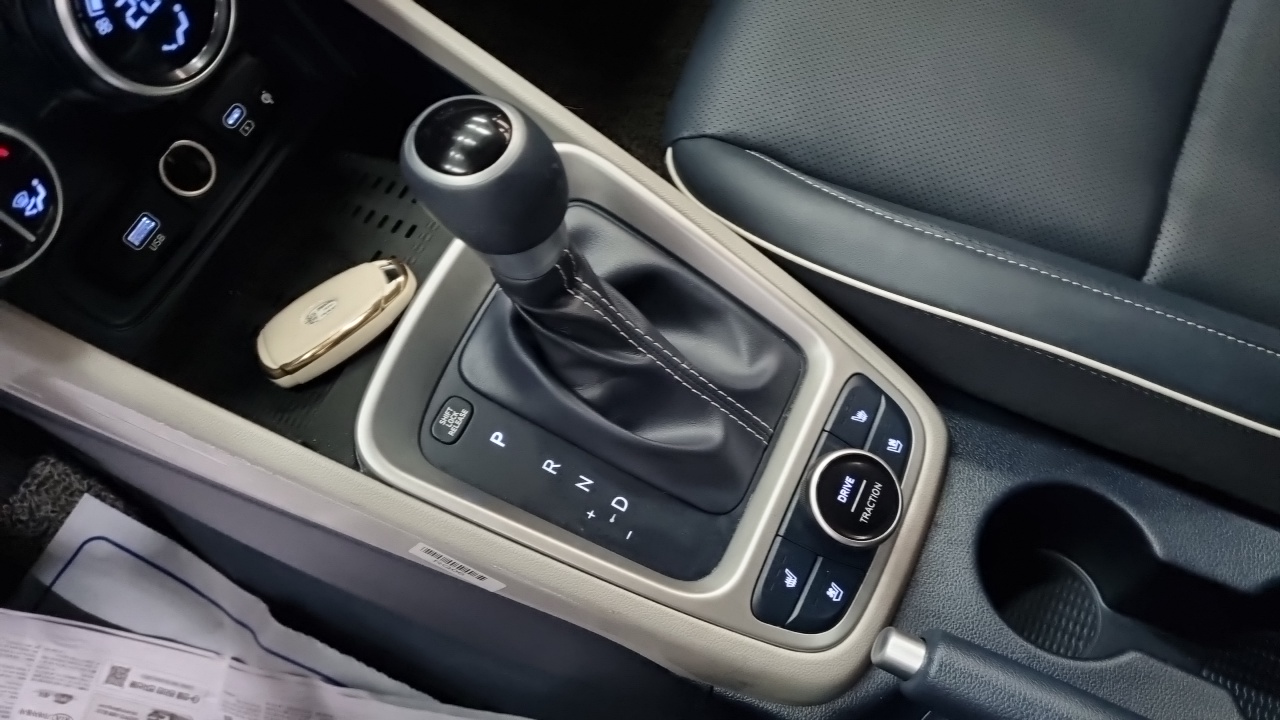 Hyundai Venue — Фото автомобиля 9