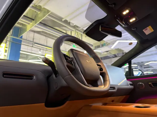 Li Auto i8 — Фото автомобиля 11