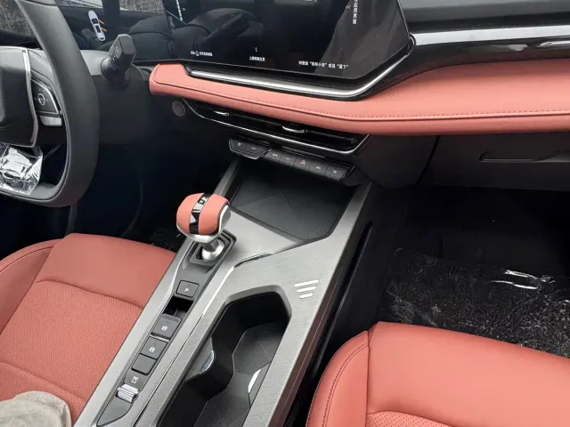 Changan X5 Plus — Фото автомобиля 7