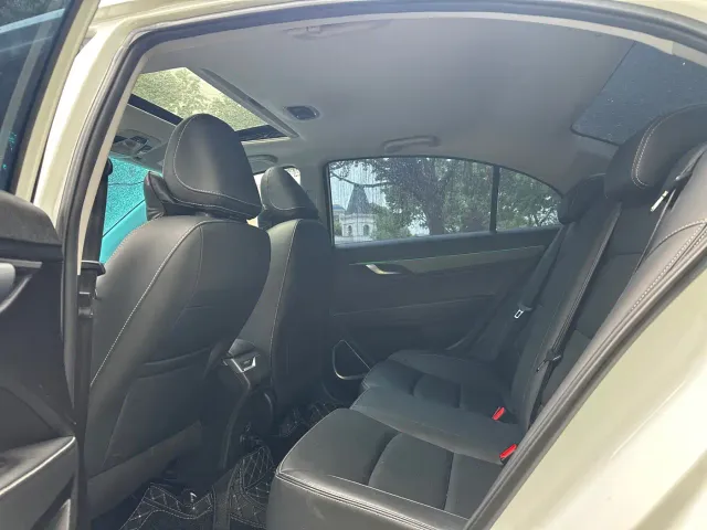 Geely Emgrand — Фото автомобиля 14