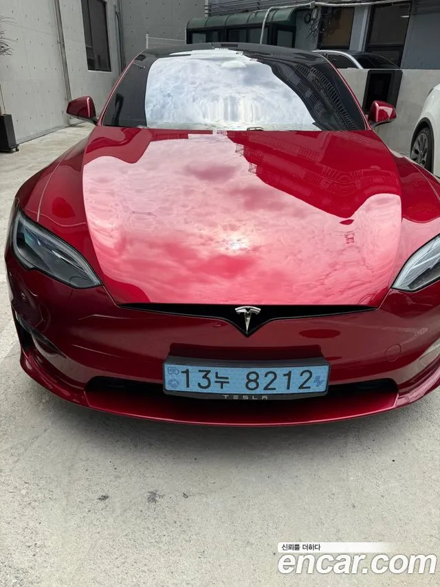 Фотография автомобиля — Tesla Model S