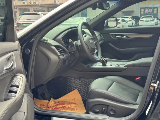 Cadillac CT5 — Фото автомобиля 8