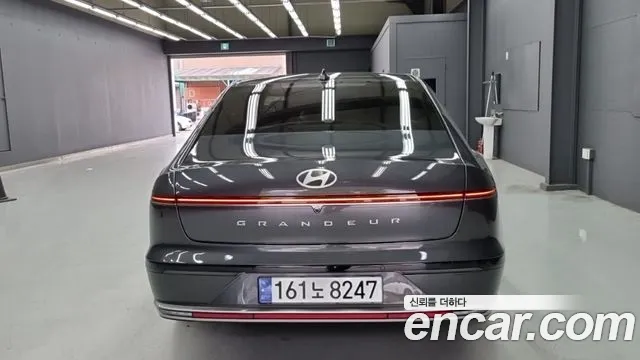 Hyundai Grandeur Grandeur (GN7) 2.5 Бензин 2WD — Фото автомобиля 4