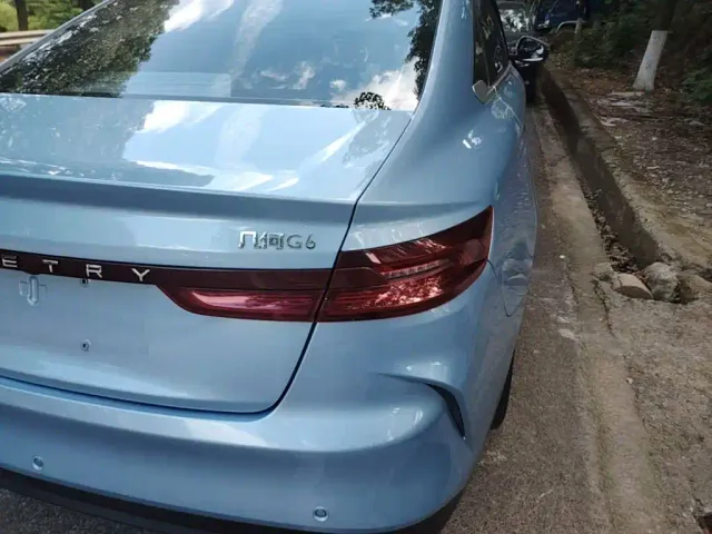 Geely Geometry G6 — Фото автомобиля 7