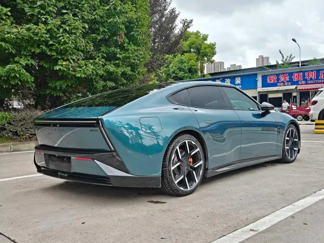 Xpeng P7 — Фото автомобиля 4