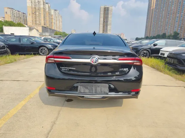 Buick LaCrosse — Фото автомобиля 9