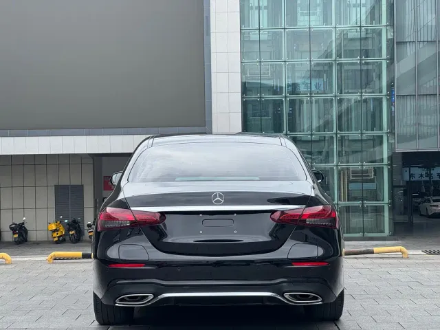 Mercedes-Benz E-Class — Фото автомобиля 13