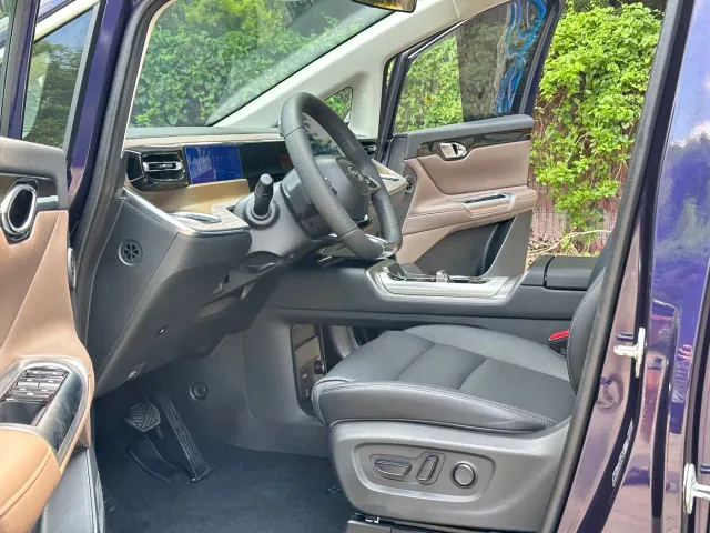 GAC Trumpchi E8 — Фото автомобиля 6