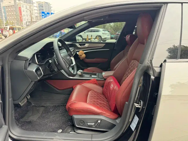 Audi A7L — Фото автомобиля 8