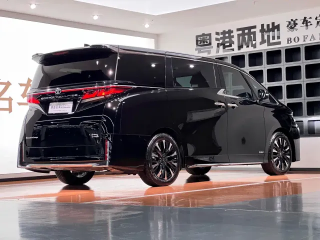 Toyota Vellfire — Фото автомобиля 7