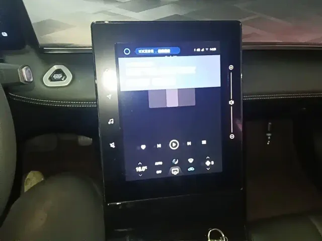 Dongfeng SKY EV01 — Фото автомобиля 12