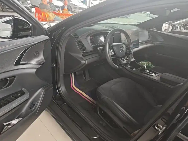 BYD Han — Фото автомобиля 15