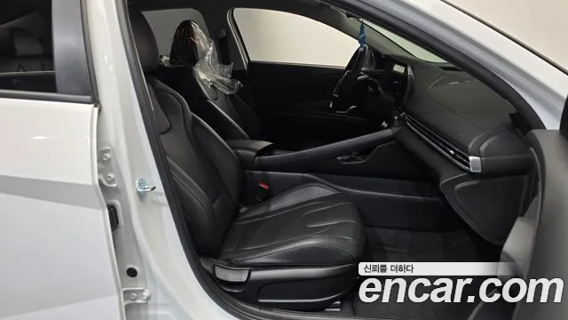 Hyundai Avante CN7 — Фото автомобиля 16