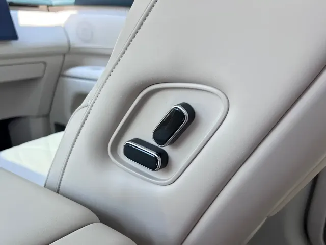 Voyah Auto VOYAH Taishan 8 — Фото автомобиля 15