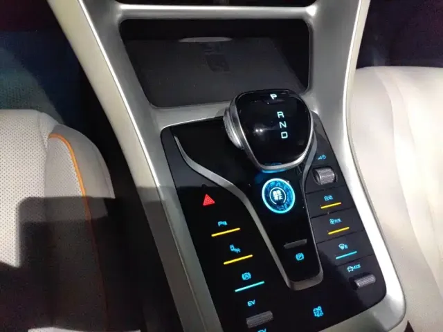BYD Song Pro — Фото автомобиля 10
